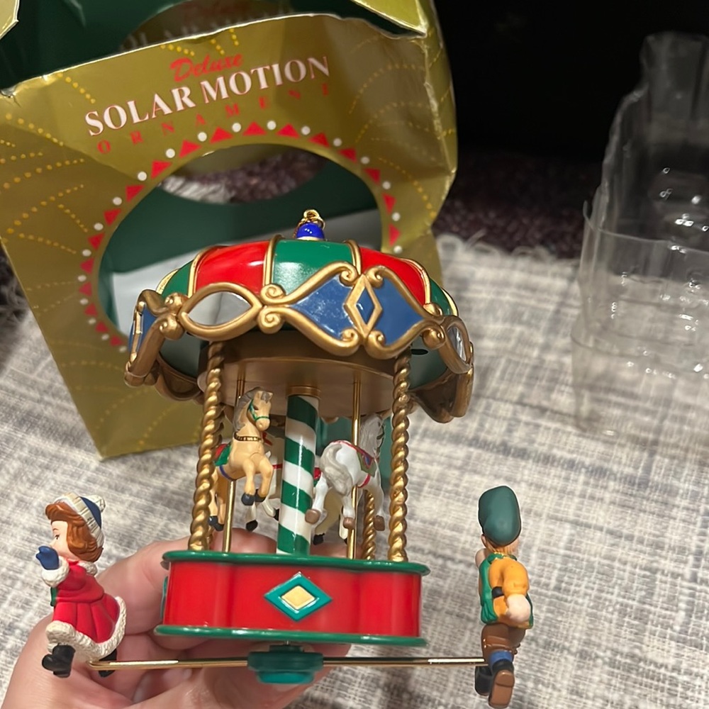 Christmas Solar motion ornament carousel